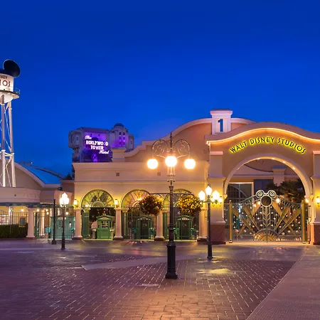 Disney Hotel Santa Fe-3